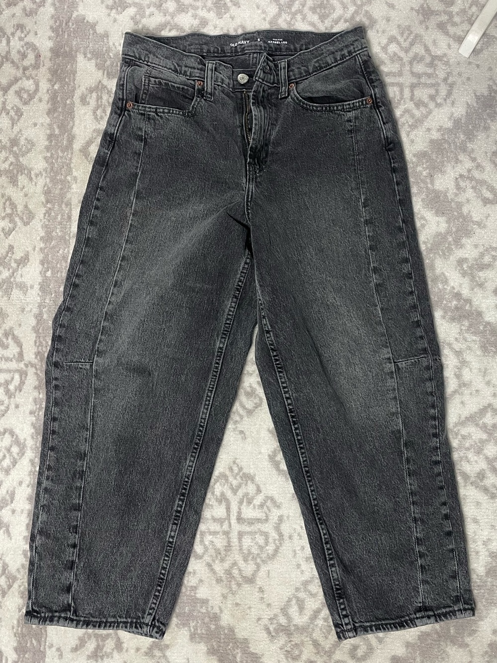 Old Navy Women’s Black Wash Barrel Leg Jeans